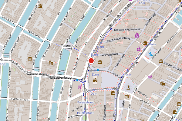 Brandweer-melding op Nieuwezijds Voorburgwal, Amsterdam op 27 juli, kaart-overzicht