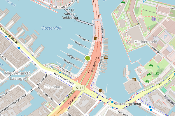 Ambulance-melding op Oosterdok, Amsterdam op 28 juli, kaart-overzicht