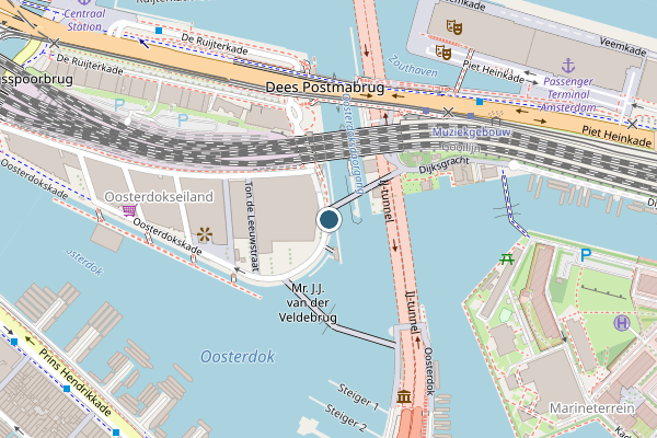 Politie-melding op Oosterdokskade, Amsterdam op 4 juni, kaart-overzicht